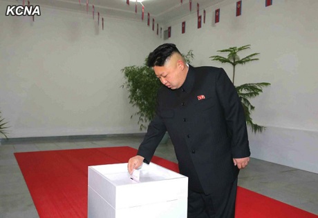 Nhà lãnh đạo Triều Tiên Kim Jong-Un đi bỏ phiếu bầu cử 