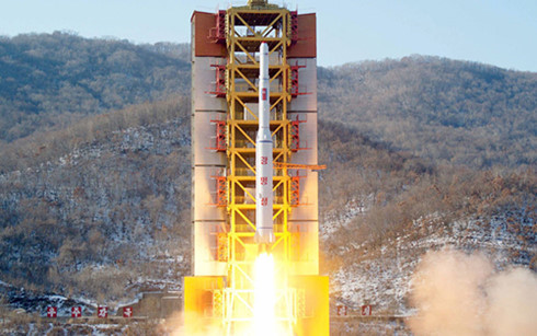 í siết chặt trừng phạt Triều Tiên vì các vụ phóng tên lửa của nước này