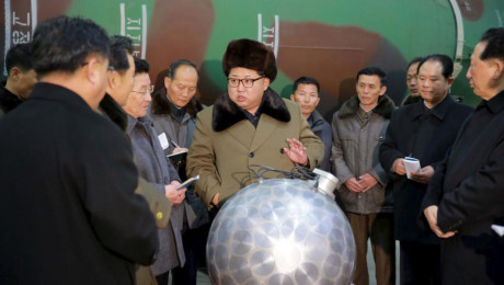 Hình ảnh được cho là ‘đầu đạn hạt nhân thu nhỏ’ để gắn vào tên lửa đạn đạo của Triều Tiên