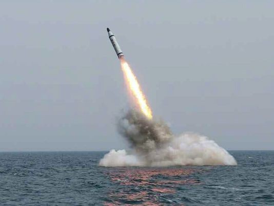 Quân đội Hàn Quốc cho biết Triều Tiên phóng tên lửa đạn đạo liên tiếp ra biển Nhật Bản
