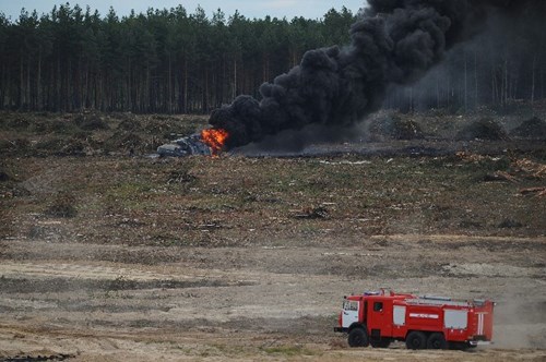 Hiện trường vụ tai nạn máy bay khiến trực thăng Mi-28N của Nga gặp nạn khi trình diễn trên không