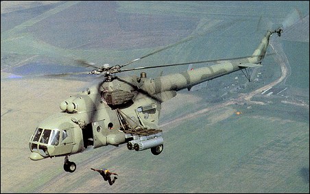 16 người đã thiệt mạng trong vụ trực thăng rơi năm 2001