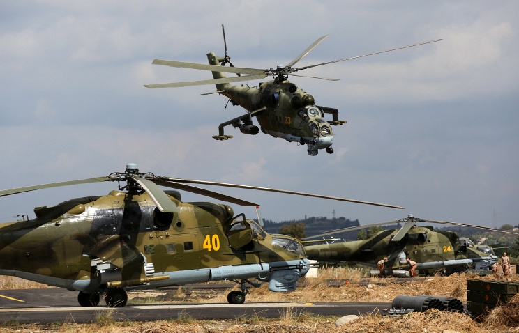 Trực thăng tấn công Mil Mi-24 tại căn cứ Hmeimim tại Syria