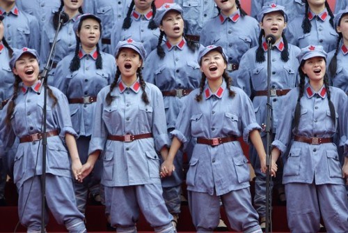 Đồng thời, Trung Quốc còn tổ chức nhiều chương trình nhằm huấn luyện các bà vợ quan chức phát hiện và báo cáo tham nhũng