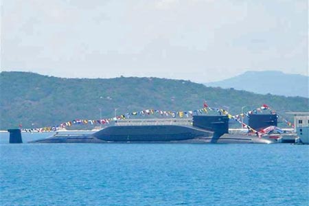 Hai tàu ngầm Type-094 của Trung Quốc tại đảo Hải Nam