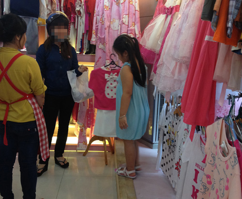 Trung Quốc lo ngại việc nhập khẩu các mặt hàng kém chất lượng gây hại cho trẻ