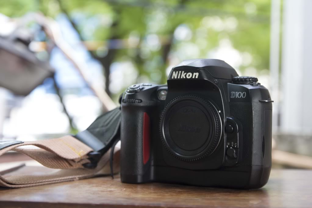 Máy ảnh Nikon D100 bị thu hồi tại Trung Quốc do lỗi pin