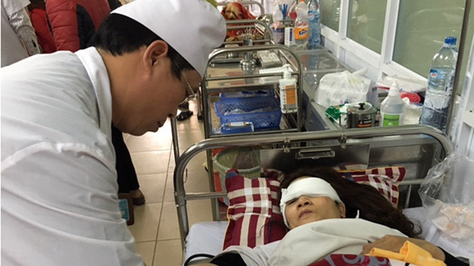 Ngày 28/1/2016, bà Trần Thu Hiền - cán bộ tiếp dân bị chém thương tích 13%