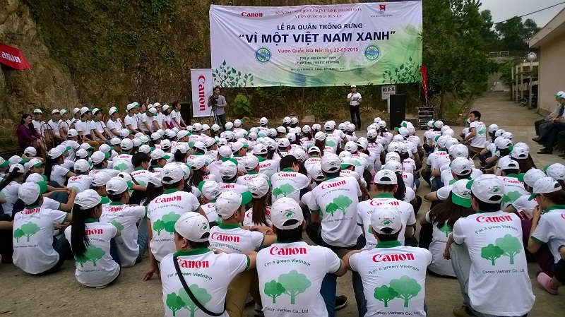 Chung tay trồng rừng và bảo vệ môi trường 'Vì một Việt Nam xanh'