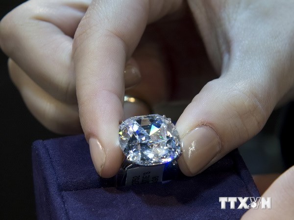Chiếc nhẫn kim cương nặng 26,72 cara. 