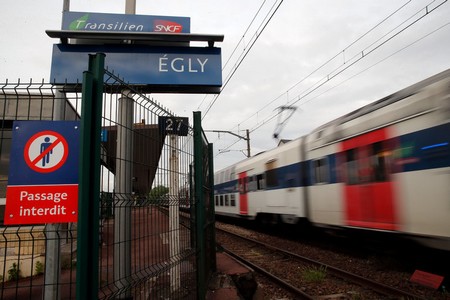 Nhà ga Égly, nơi cô gái trẻ đã lao mình vào tàu hỏa và tường thuật trực tiếp hành động tự sát qua ứng dụng di động