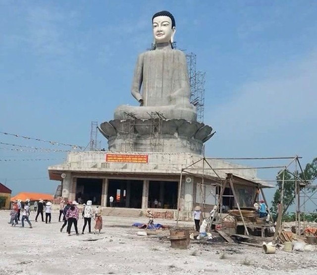 Pho tượng Phật cao nhất miền Bắc bị sập đổ hoàn toàn