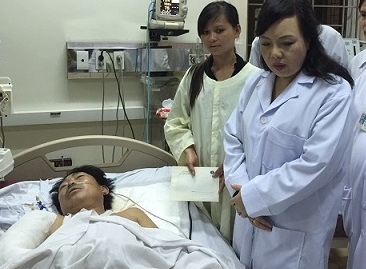 Bộ trưởng Nguyễn Kim Tiến vào Hà Tĩnh thăm nạn nhân vụ sập giàn giáo