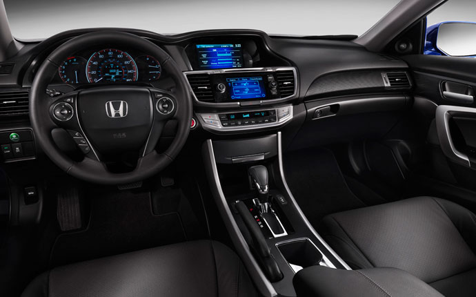 Honda Accord chính thức qua mặt Toyota Camry  nhờ hệ thống phát hiện điểm mù lane watch
