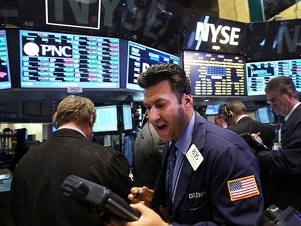 Tin kinh tế tài chính hôm nay ngày 15/1/2015: Trước viễn cảnh của nền kinh tế toàn cầu, chứng khoán Mỹ đang chao đảo