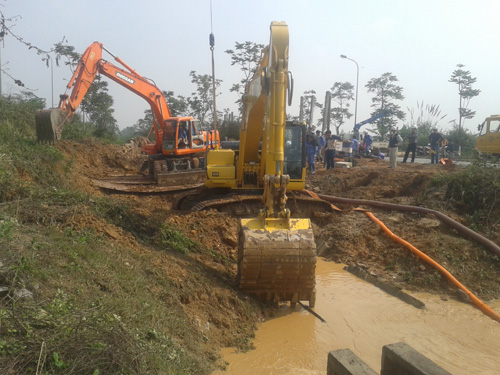 Tin tức mới cập nhật 24h hôm nay ngày 17/1/2015: Vỡ đường ống nước Sông Đà - khó xử lý sự cố triệt để 