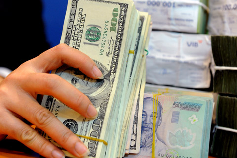 Thủ tướng Chính phủ Nguyễn Tấn Dũng cho rằng tỷ giá USD chưa có căn cứ để điều chỉnh nên NHNN cần tiếp tục theo dõi