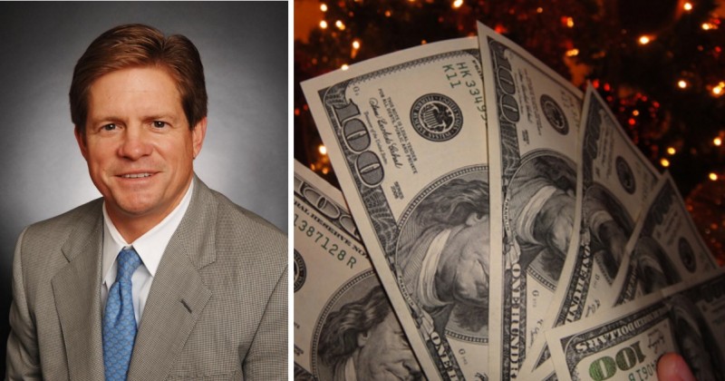 Trước món quà tặng Giáng sinh trị giá 100.000 USD/người này, tỷ phú Jeffery Hildebrand cũng từng thưởng xe hơi cho nhân viên