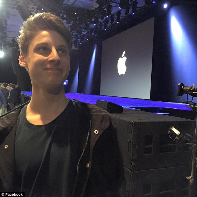Tỷ phú công nghệ Ben Pasternak chỉ mới 16 tuổi nhưng đã có ứng dụng thứ 3 mang tên Flogg. Ảnh:Daily Mail
