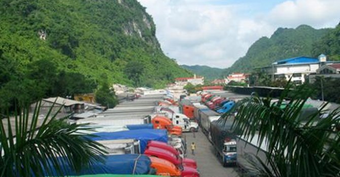 Cơ quan chức năng đang nỗ lực giải quyết tình trạng ùn tắc cửa khẩu Tân Thanh