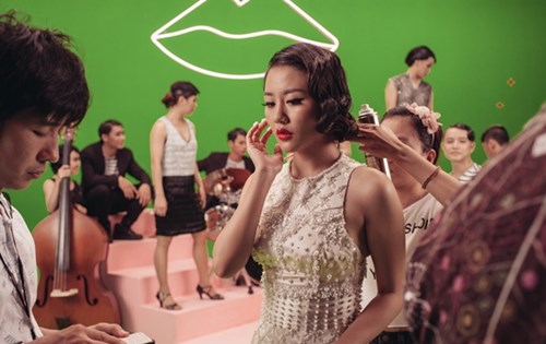 MV Monalisa đánh d&acirc;́u sự trở lại của Văn Mai Hương sau m&ocirc;̣t thời gian dài vắng bóng 