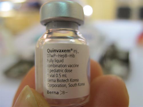 trẻ tử vong vì tiềm vắc xin Quinvaxem và vắc xin Sabin 