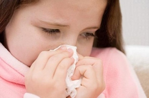 Cần giữ ấm cho trẻ sơ sinh và trẻ nhỏ để tránh các bệnh viêm đường hô hấp