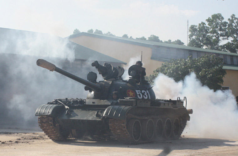 Xe tăng  T-54 đóng vai trò “xương sống” lực lượng tăng – thiết giáp Việt Nam.