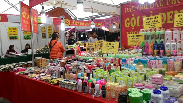 hội chợ tự hào hàng Việt Nam và sản phẩm truyền thống