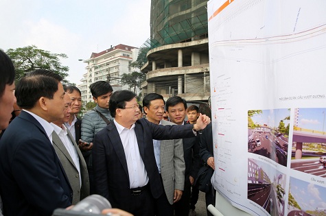 Phó Thủ tướng Trịnh Đình Dũng tại buổi làm việc về kết cấu hạ tầng kinh tế-kỹ thuật của Hà Nội