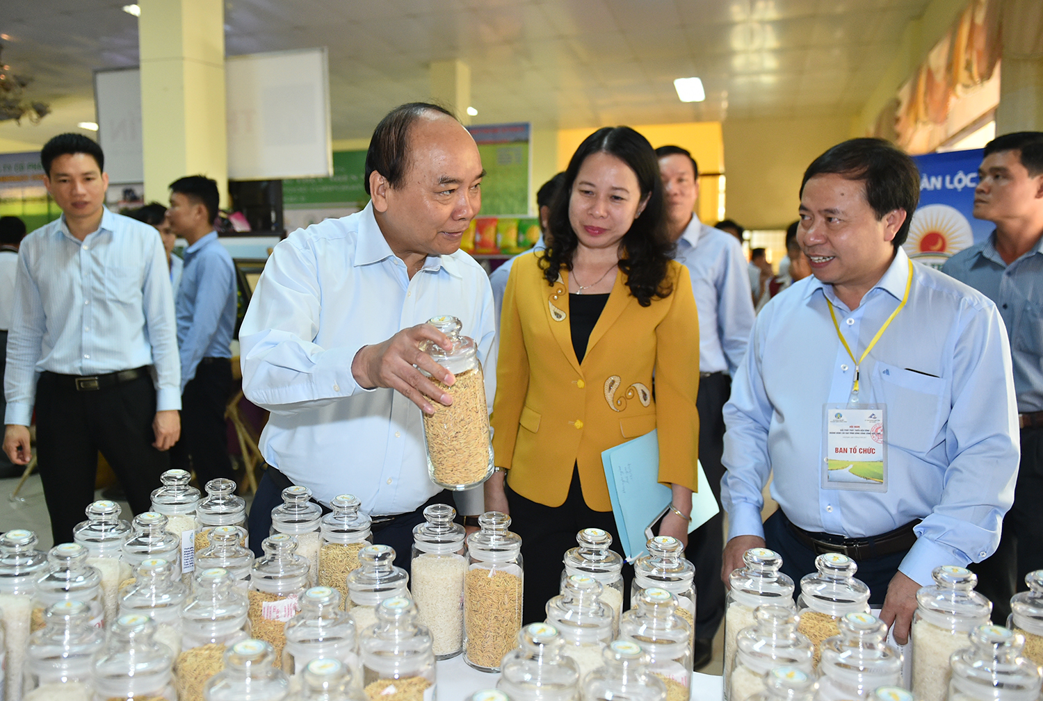 Hội nghị “Giải pháp phát triển bền vững ngành hàng lúa gạo vùng Đồng bằng sông Cửu Long”.