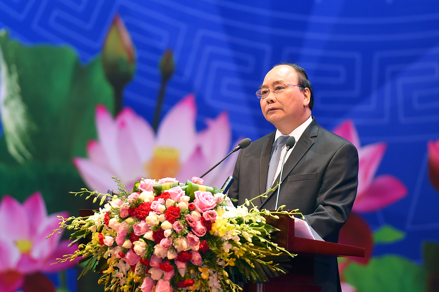 Thủ tướng Chính phủ Nguyễn Xuân Phúc phát biểu khai mạc Hội nghị của Thủ tướng Chính phủ với Doanh nghiệp lần thứ hai, năm 2017
