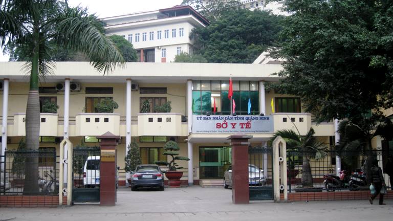 UBND tỉnh Quảng Ninh phê bình lãnh đạo Sở Y tế và LĐ-TB&XH vì nghỉ họp không có lí do