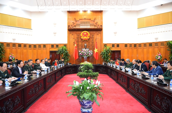Thủ tướng Nguyễn Xuân Phúc tiếp Thượng tướng Phạm Trường Long, Ủy viên Bộ Chính trị, Phó Chủ tịch Quân ủy Trung ương Trung Quốc 