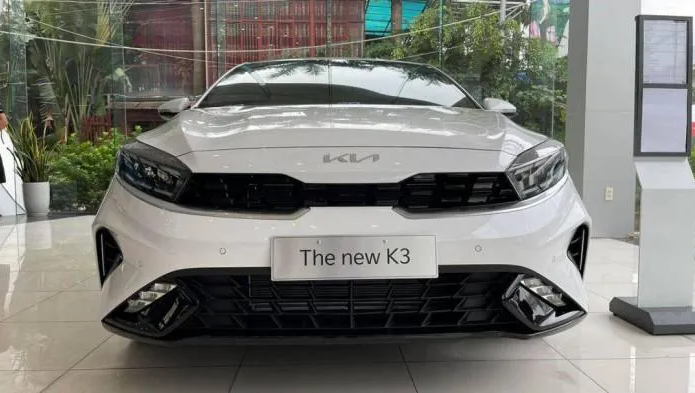 Kia K3 'đẹp long lanh' chỉ từ hơn 600 triệu đồng sau khi được giảm 50% lệ phí trước bạ 
