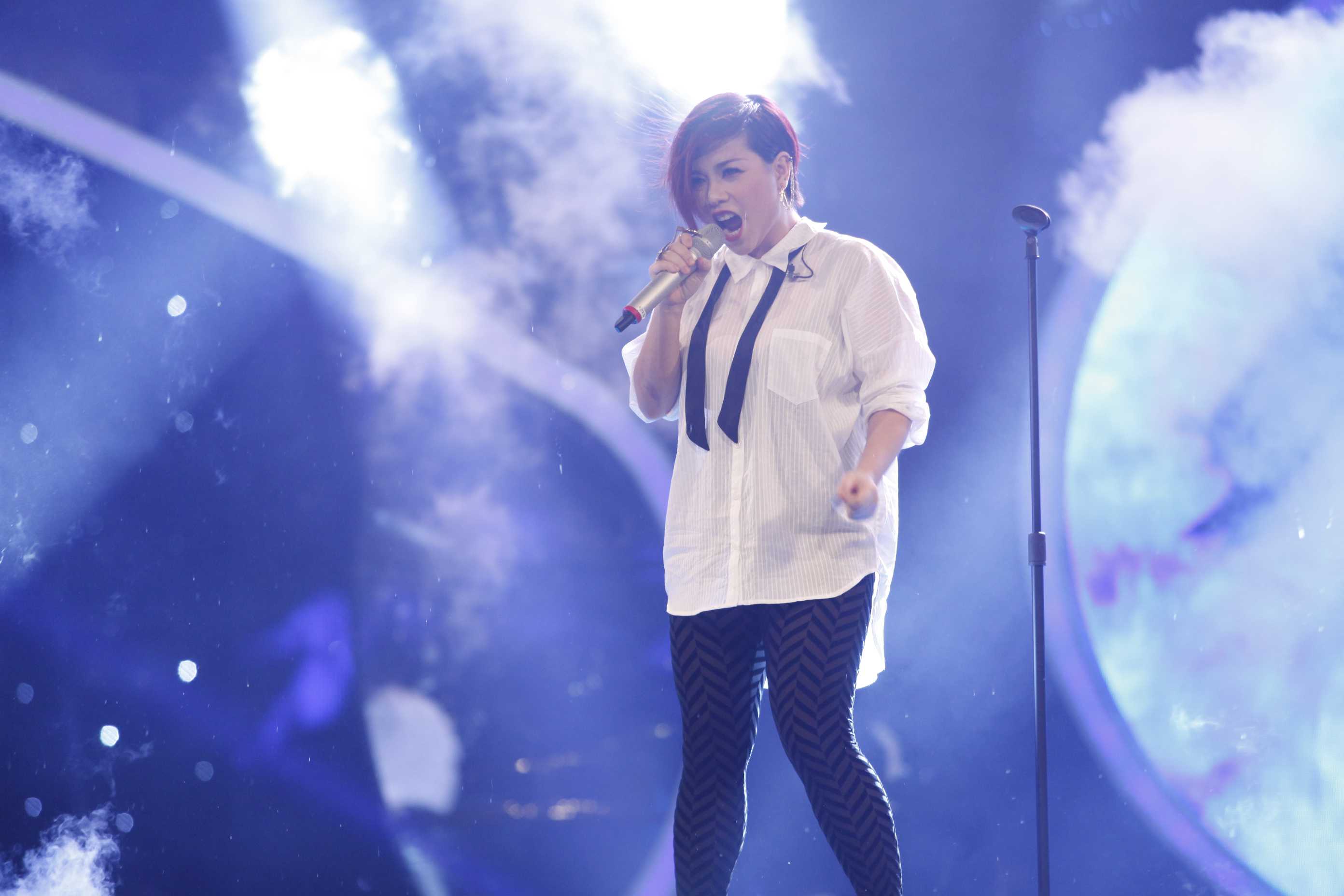 Vân Quỳnh đã chia tay Vietnam Idol 2015 đầy tiếc nuối