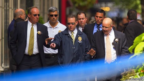 ụ nổ súng xảy ra ngay đầu giờ sáng hôm thứ Sáu tại nơi tập nập của New York City.