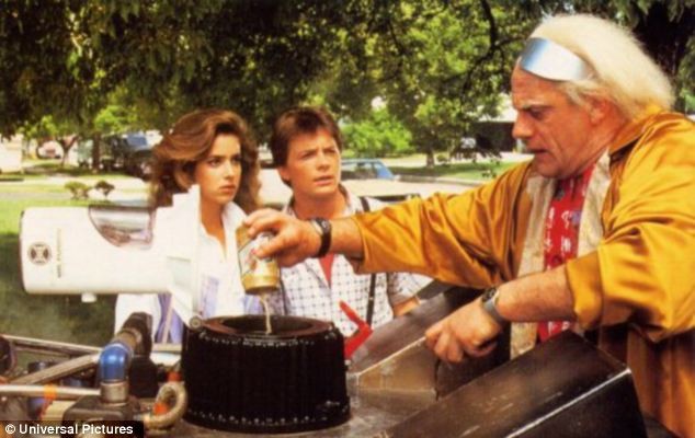 Hình ảnh trong bộ phim viễn tưởng "Back to Future" sẽ được hiện thực hóa. Trong bộ phim này, các loại xe được đổ bởi một loại nhiên liệu "đặc biệt", mà các nhà khoa học khẳng định có thể làm được.