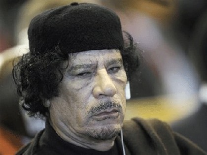 Cuốn sách mới xuất bản của phóng viên người Pháp Annick Cojean với hàng loạt tiết lộ rùng rợn về “thế giới hậu cung” của cố lãnh đạo Libya Gaddafi. Ảnh: AP