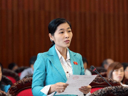 Đại biểu Trương Thị Yến Linh (Cà Mau) cho rằng các tổng công ty, tập đoàn Nhà nước đang “chỉ đạo” Chính phủ