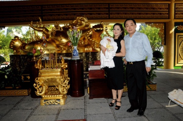 Gia đình ông Huỳnh Uy Dũng - bà Nguyễn Phương Hằng