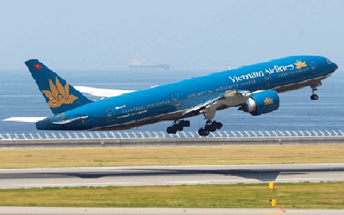 Sau tái cơ cấu, ngành nghề kinh doanh chính của Vietnam Airlines là vận chuyển hàng không đối với hàng khách, hành lý, hàng hóa, bưu kiện, bưu phẩm, thư; hoạt động hàng không chung...
