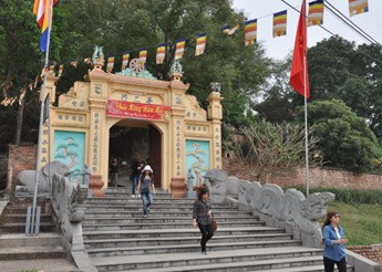 Cổng vào chùa Tiêu