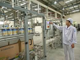Công ty Cổ phần sữa Việt Nam (Vinamilk) vừa được FDA (Cục Dược phẩm và Thực phẩm Hoa Kỳ) chứng nhận được xuất hàng vào Mỹ. Ảnh: N. Nam