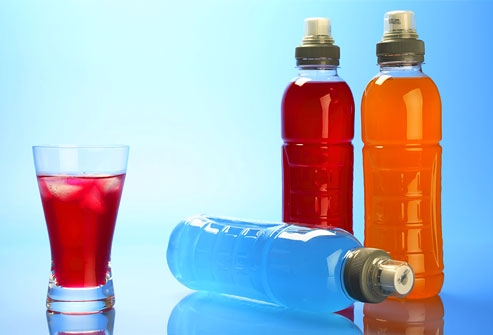uống nước tăng lực cùng rượu có thể dẫn đến độ cồn trong máu tăng lên