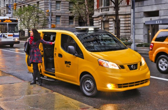 Mẫu Nissan NV200, dòng xe đã chiến thắng trong cuộc thi mẫu “Taxi cho tương lai” tại New York, Mỹ