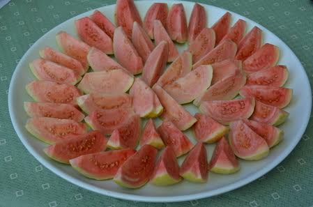 Ăn 1 quả ổi gi&uacute;p loại bỏ nitrite trong 18 c&acirc;y x&uacute;c x&iacute;ch