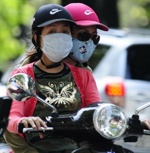 Từ 1/7 người đi mô tô, xe máy đội những loại mũ này sẽ bị phạt từ 100.000 - 200.000 đồng