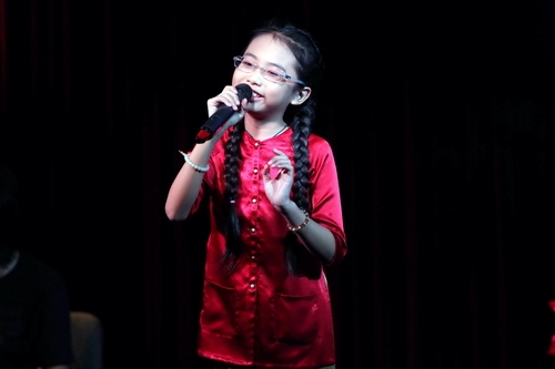 Phương Mỹ CHi bỏ học đi hát