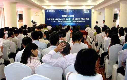 Hơn 400 người tiêu dùng đã đến tham dự Hội nghị do Vinamilk tổ chức ở Thừa Thiên Huế